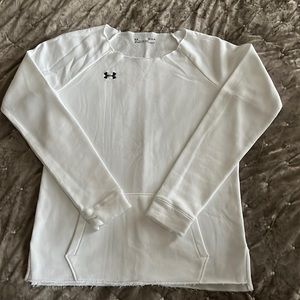 Women’s Under Armour sweatshirt size M